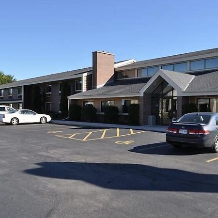 Americinn By Wyndham Plymouth Bagian luar foto