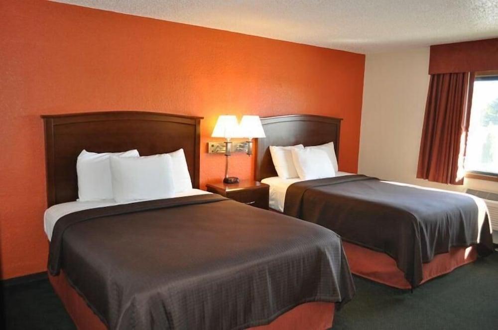Americinn By Wyndham Plymouth Bagian luar foto