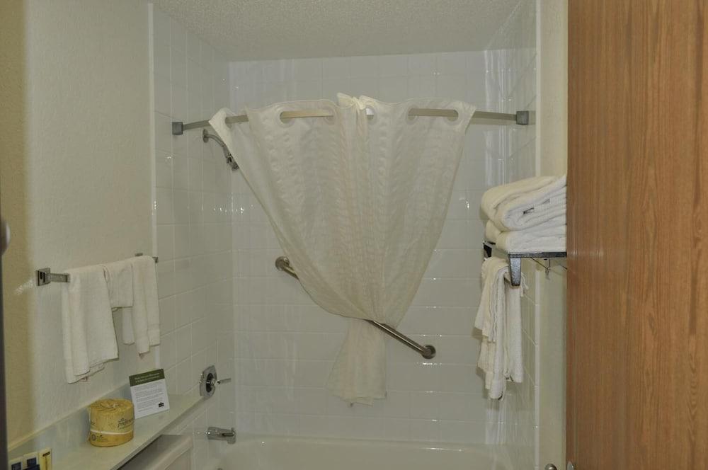 Americinn By Wyndham Plymouth Bagian luar foto
