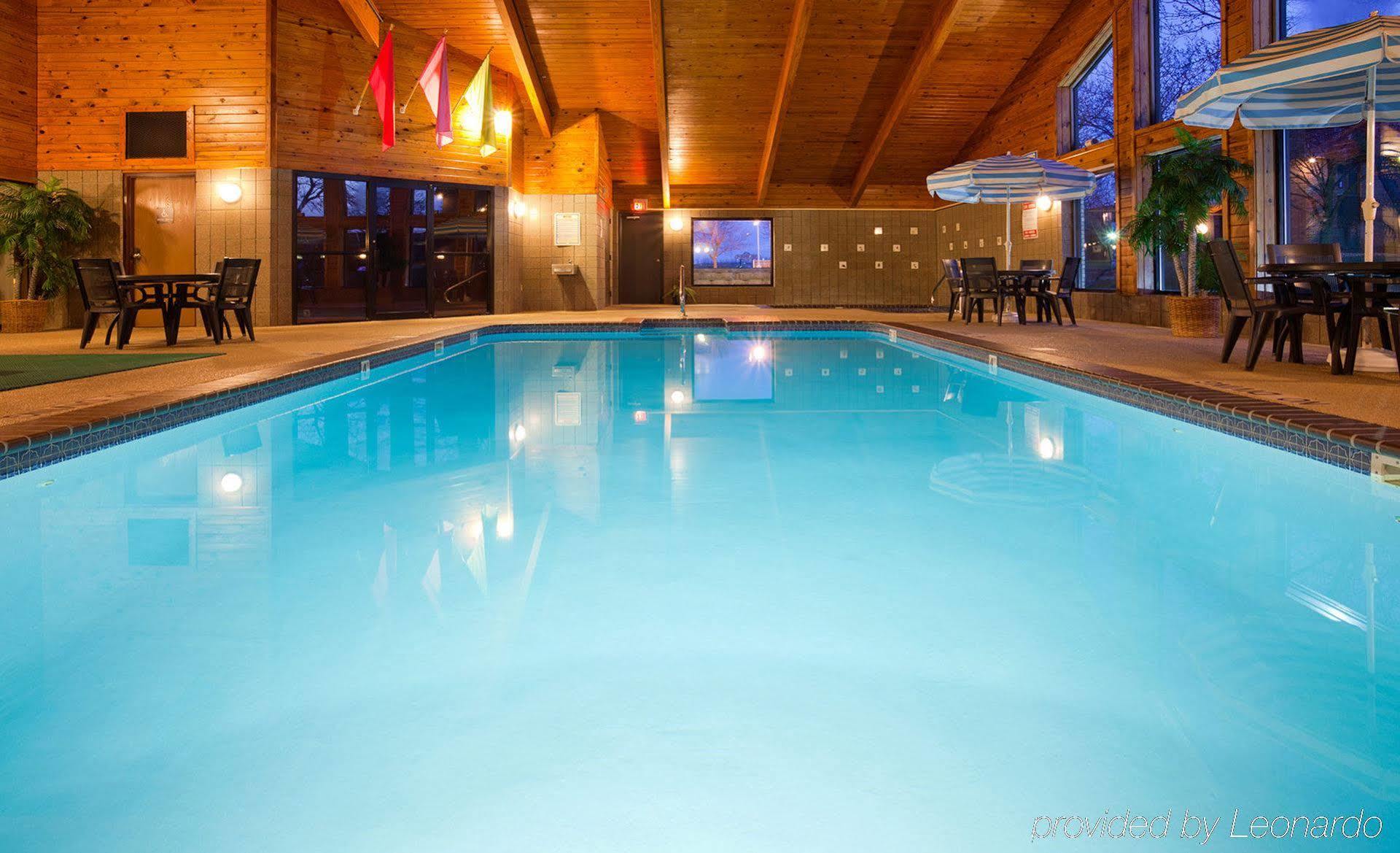 Americinn By Wyndham Plymouth Bagian luar foto